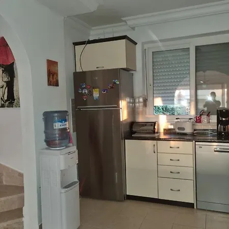 Lalezar Villa ヴィラ *