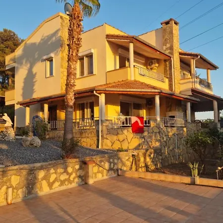 Lalezar Villa