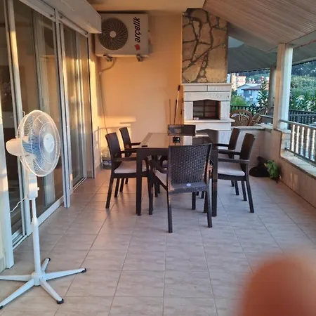 Lalezar Villa וילה *